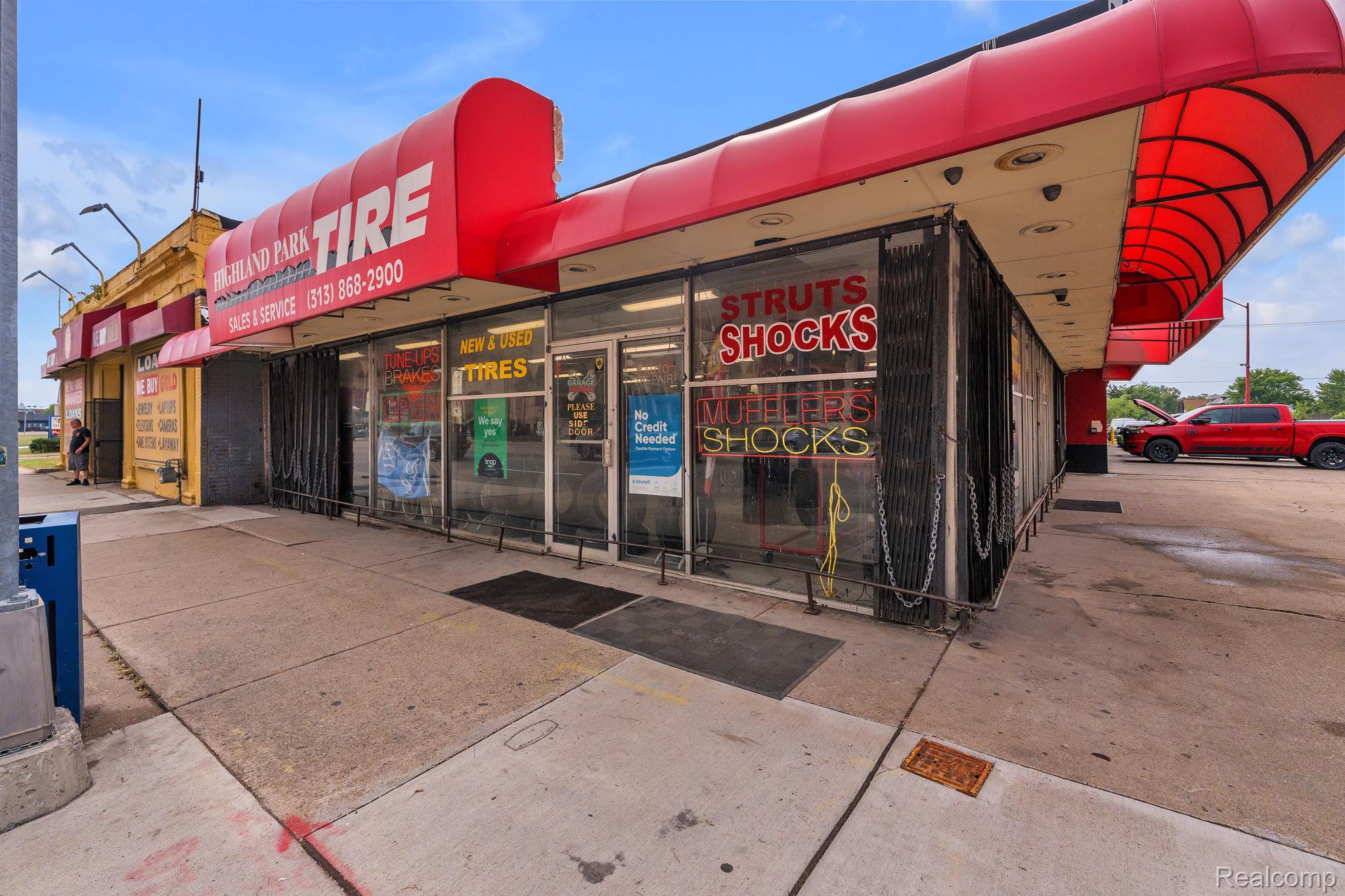 13145 Woodward Avenue