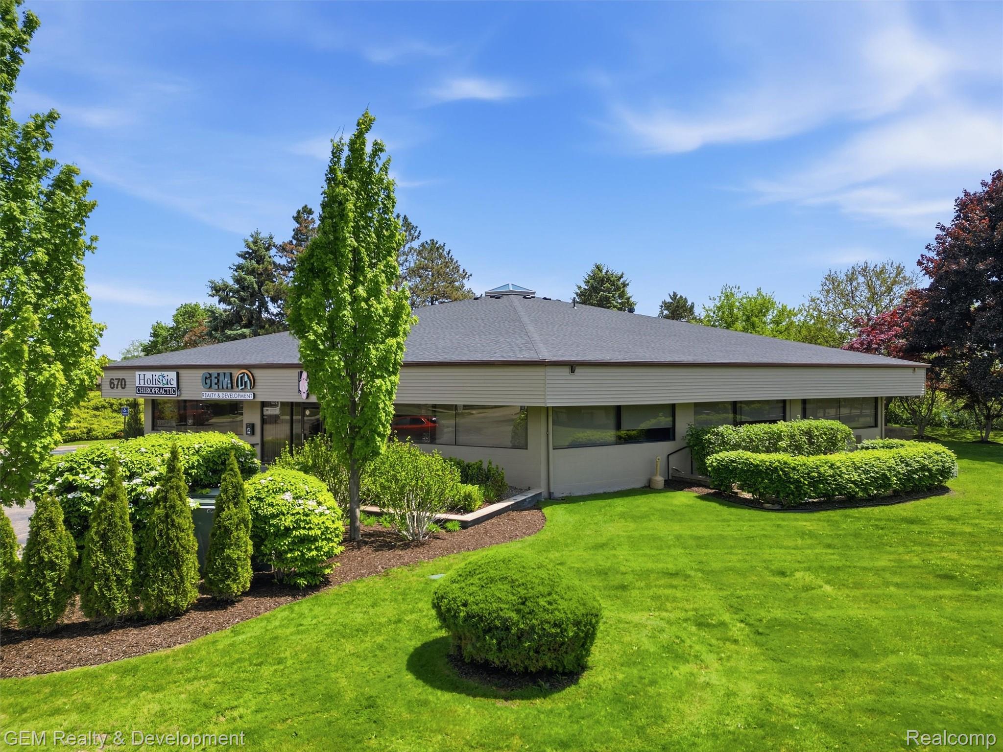670 Griswold Street 400