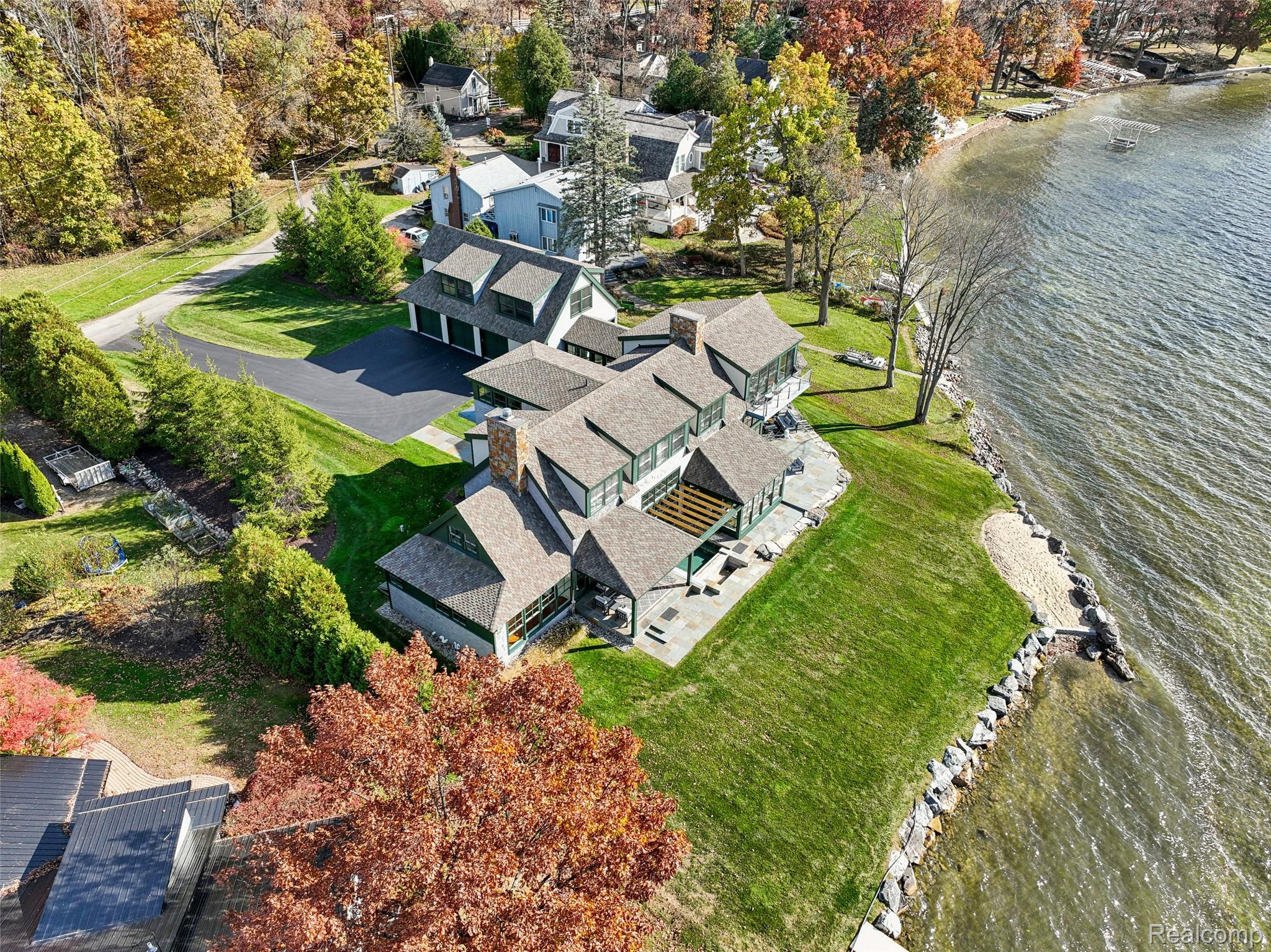 12410 Woodhull Landing