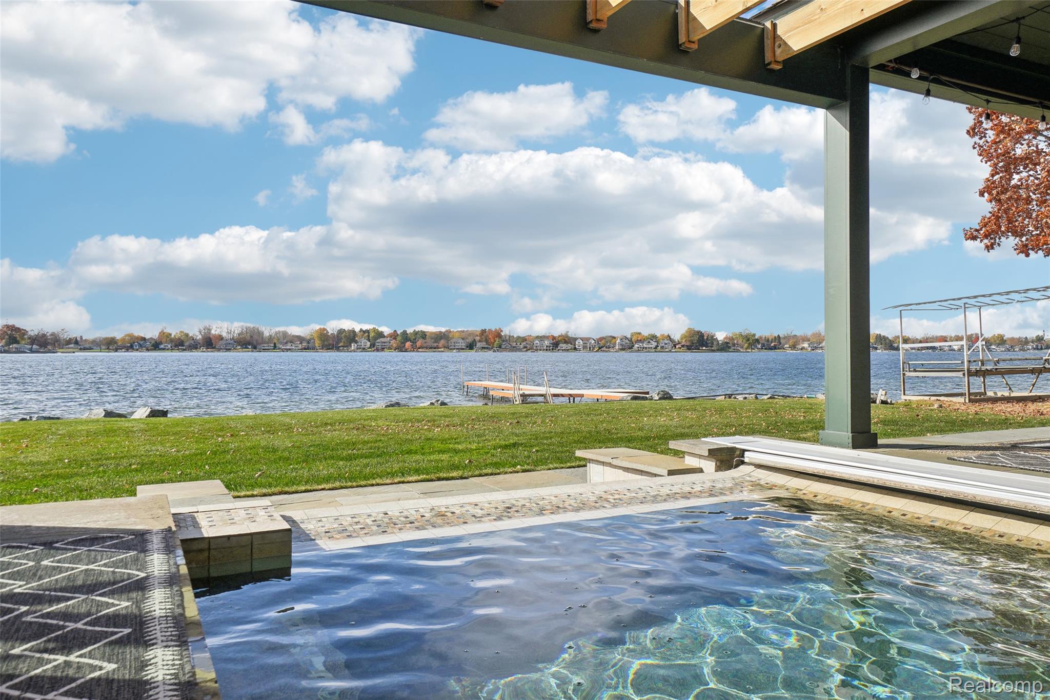 12410 Woodhull Landing