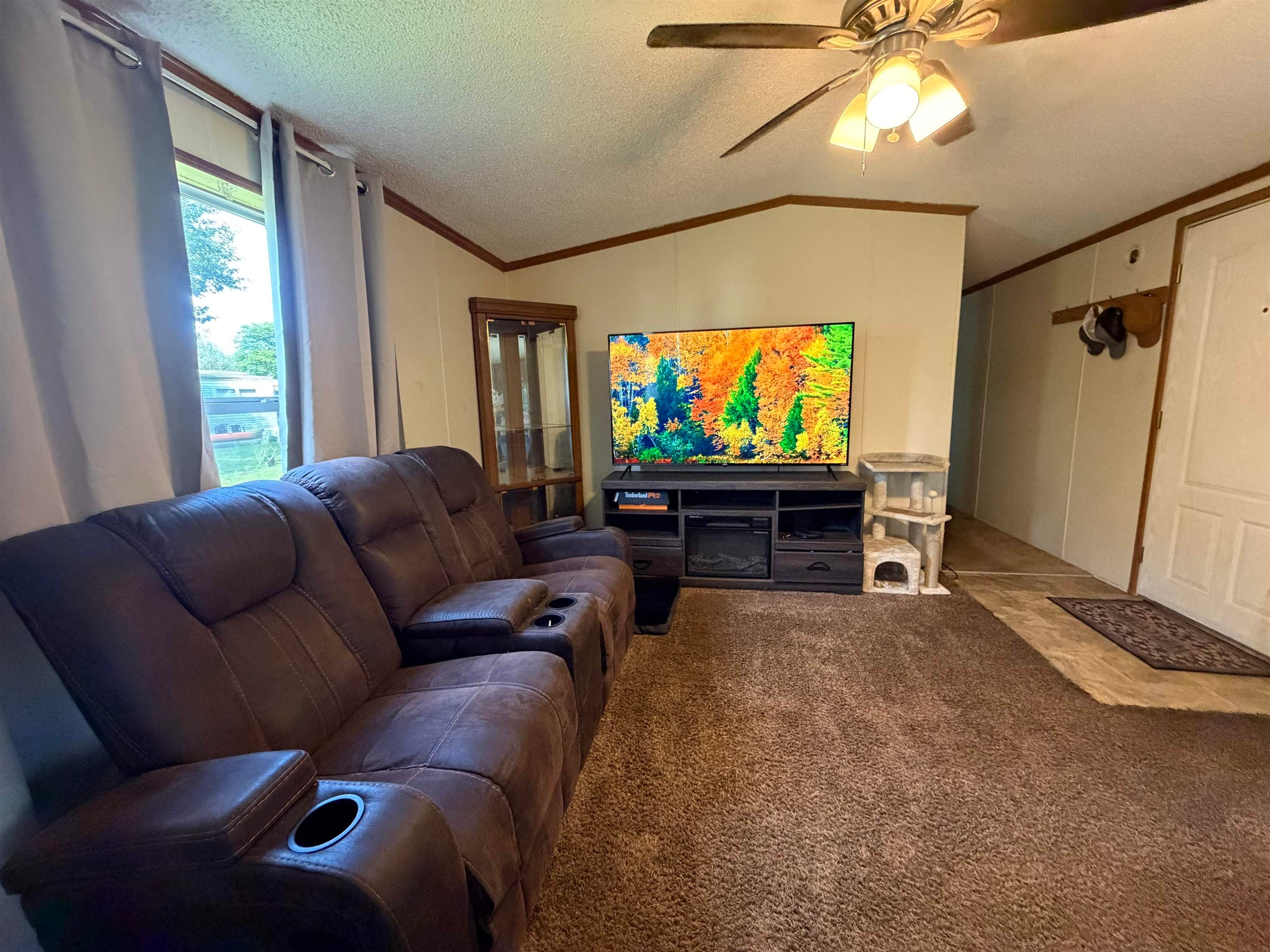 4524 Goldenrod Drive