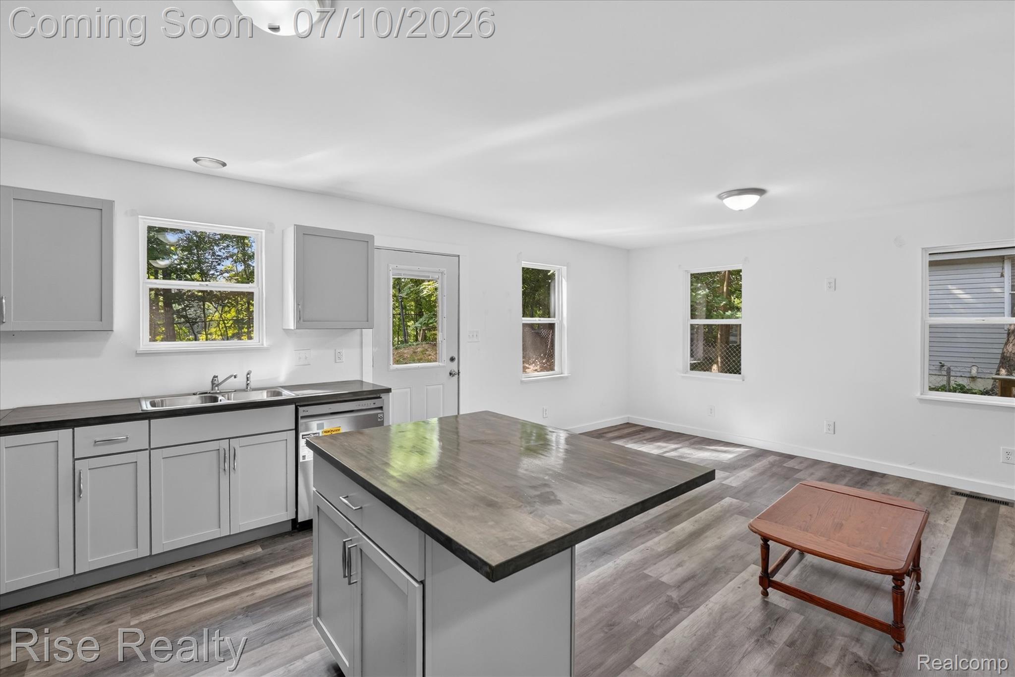 6560 Lowell Drive