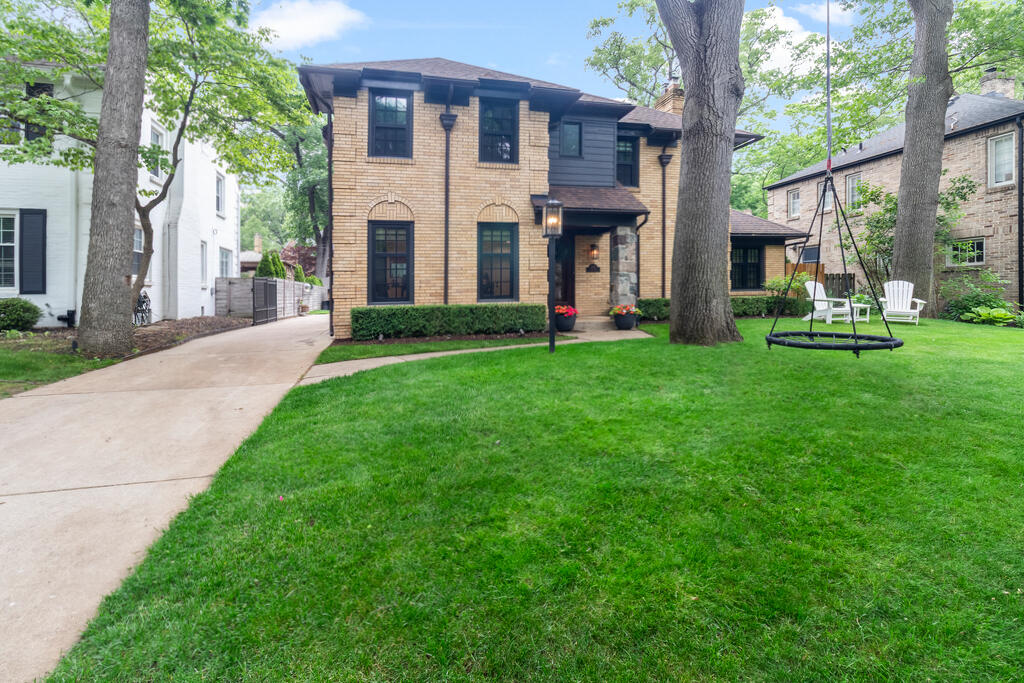 1617 Alexander Street SE