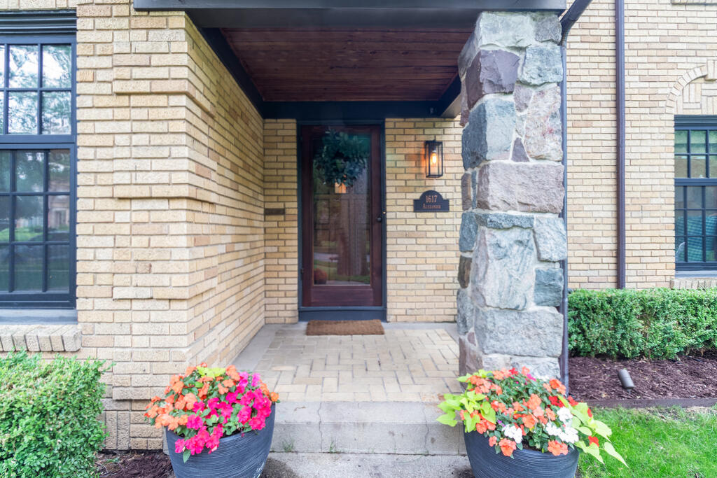 1617 Alexander Street SE