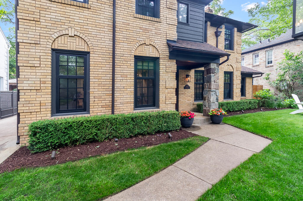 1617 Alexander Street SE