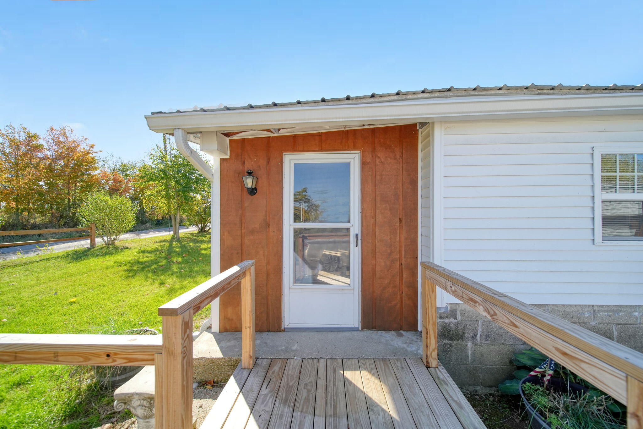 10104 Sand Creek Highway