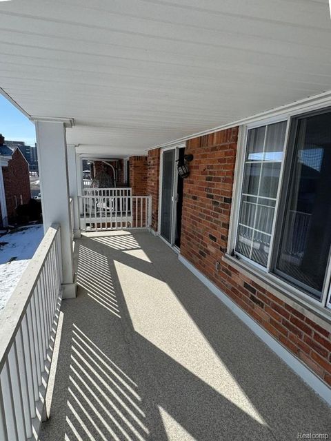 29346 Hoover Road Warren City MI 48093