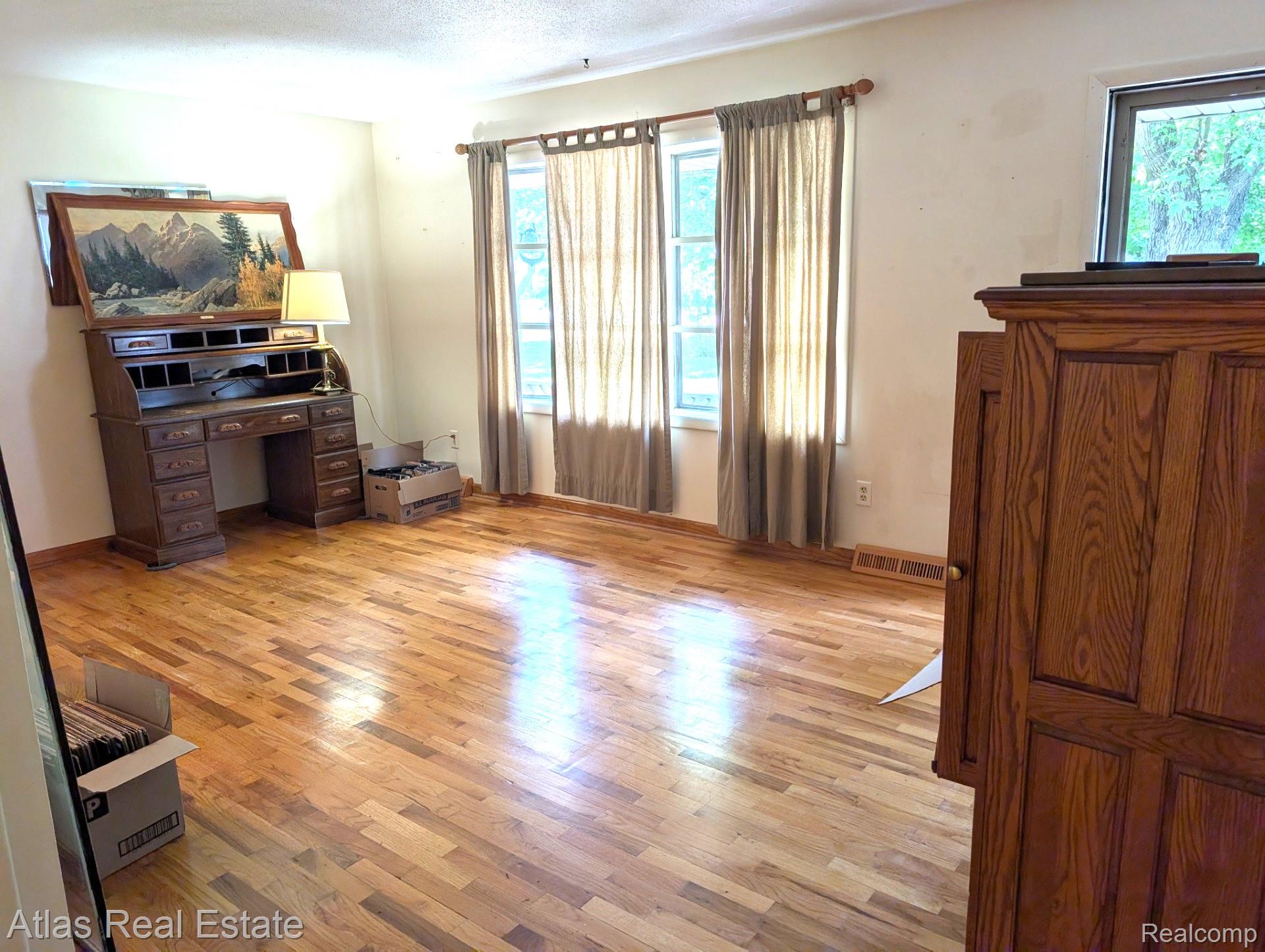 5449 Woodlawn Drive