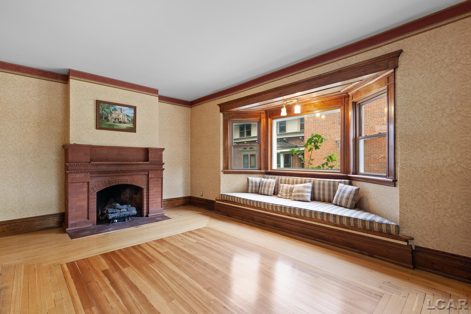305 W Chicago Boulevard