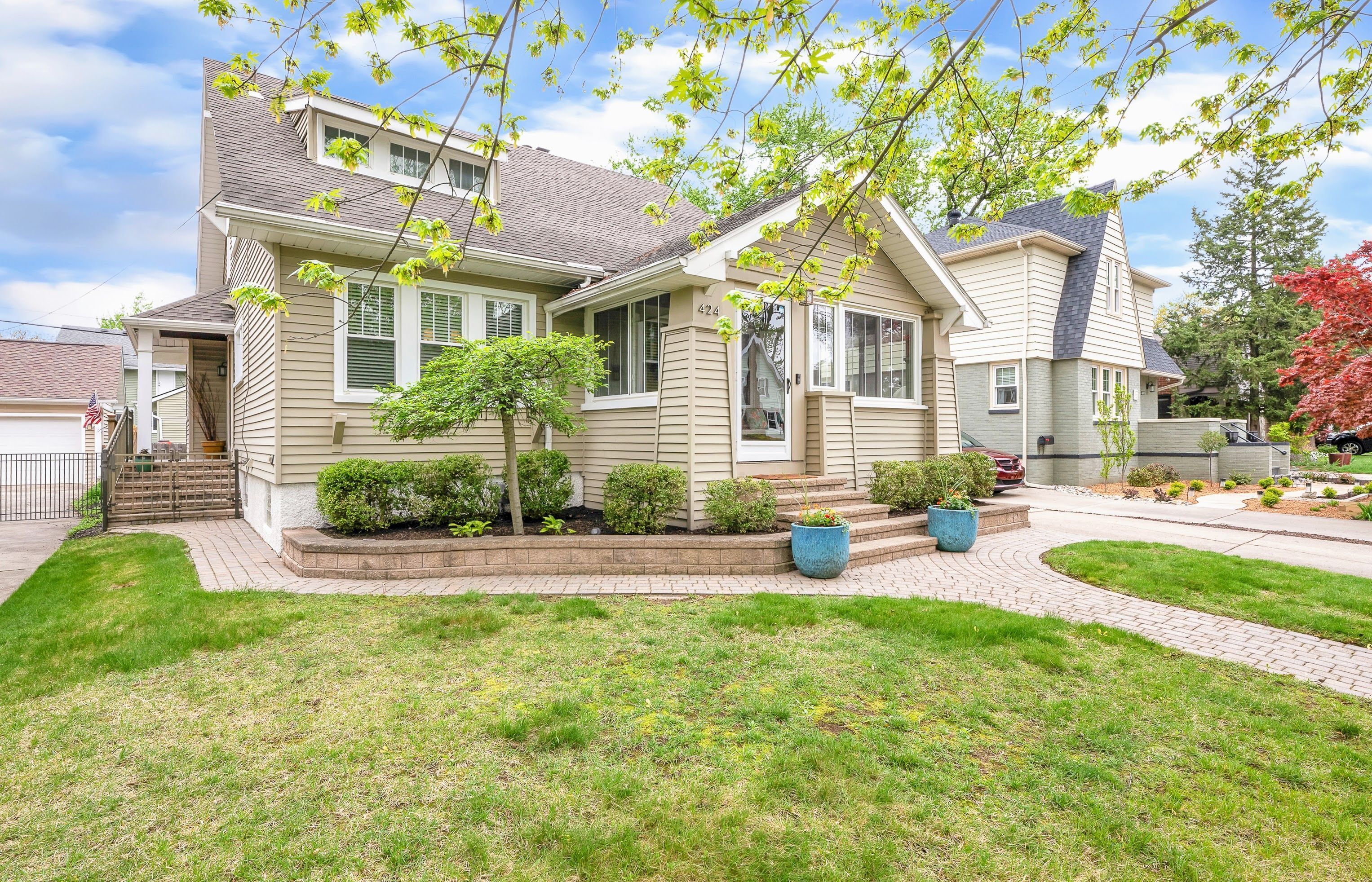 424 W Hudson Avenue