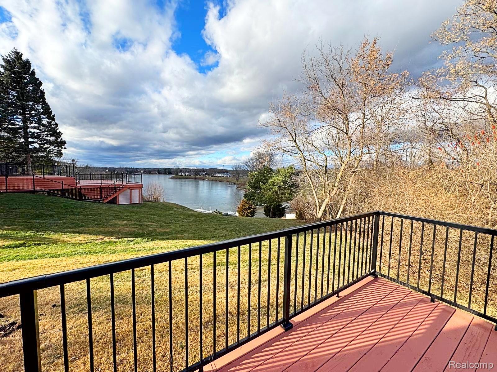 19479 SCENIC HARBOUR Drive