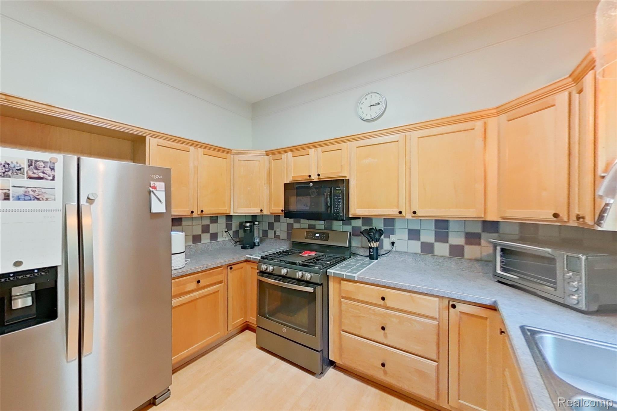 5307 Edgelake Drive