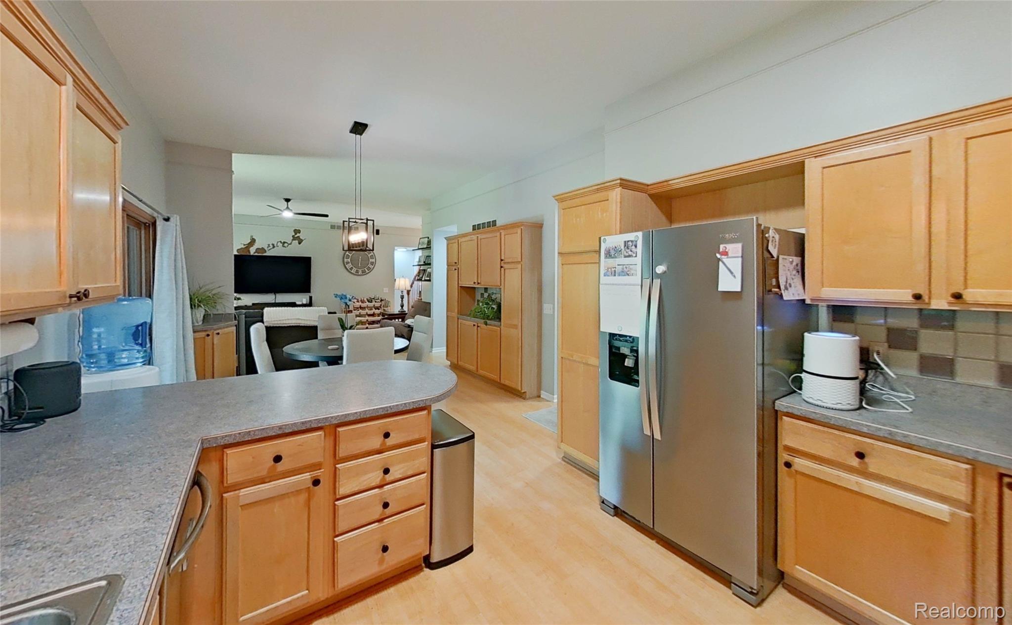5307 Edgelake Drive