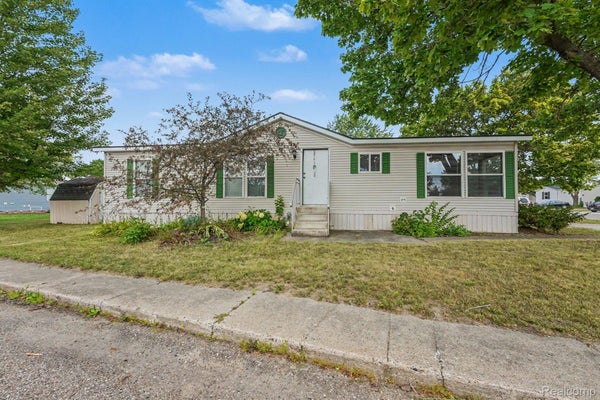 17128 DETROITER AVE, DAVISBURG, MI 48350 - Image 6e333caa24d80c1d2c2edfa8416e89e4/4272815420