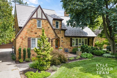 Photo of 950 Pinecrest Avenue SE, East Grand Rapids City, MI 49506 (MLS # 65026054543)