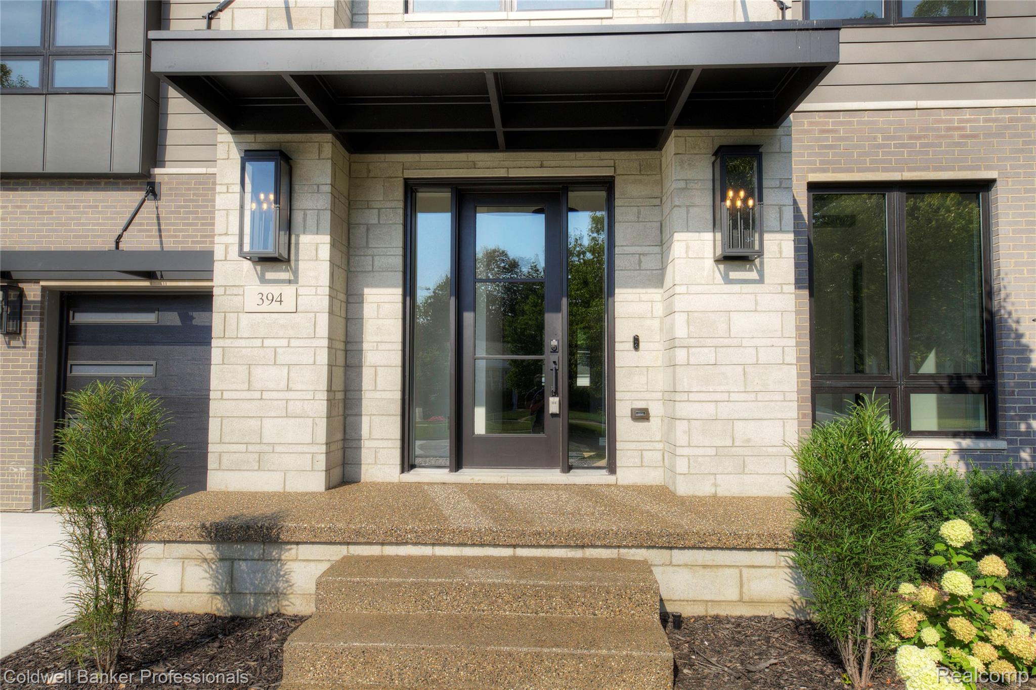 394 S Glenhurst