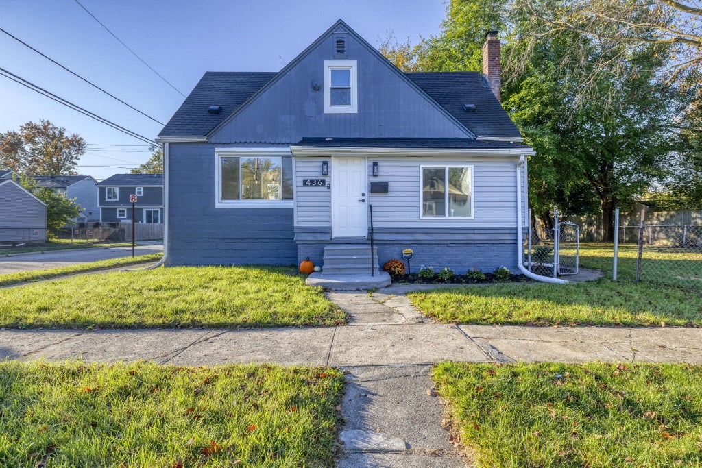Photo of 436 E George Avenue, Hazel Park City, MI 48030 (MLS # 81026056673)