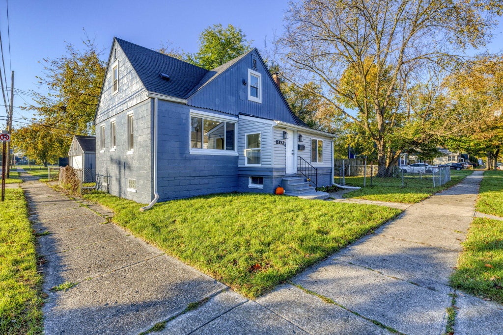 Photo of 436 E George Avenue, Hazel Park City, MI 48030 (MLS # 81026056673)