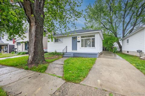 449 W Mahan Avenue Hazel Park City MI 48030