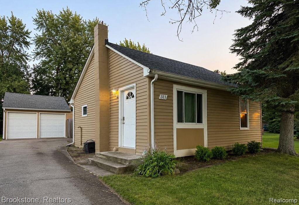 311 W Grand Traverse Street