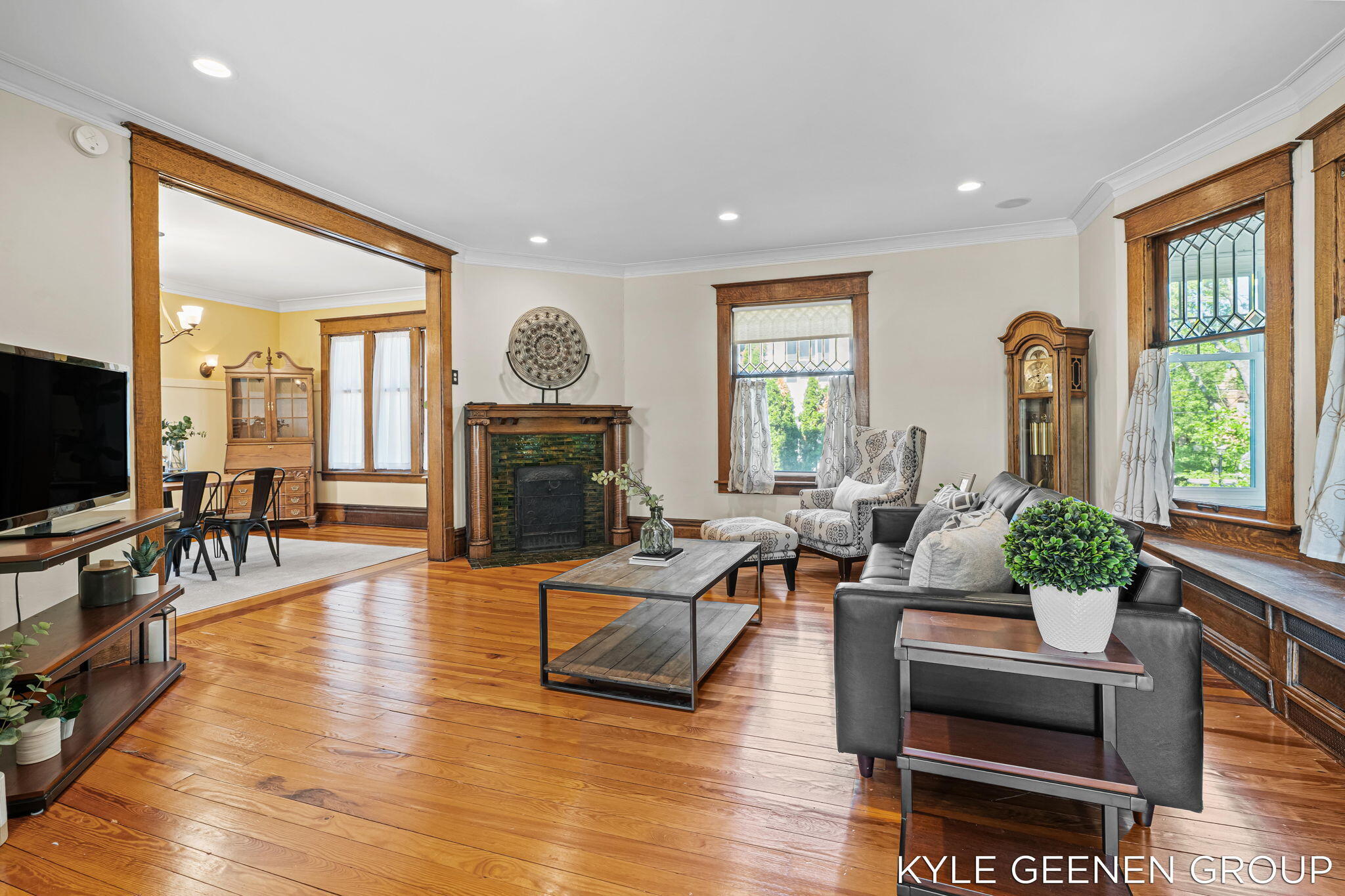 14 E 24th Street
