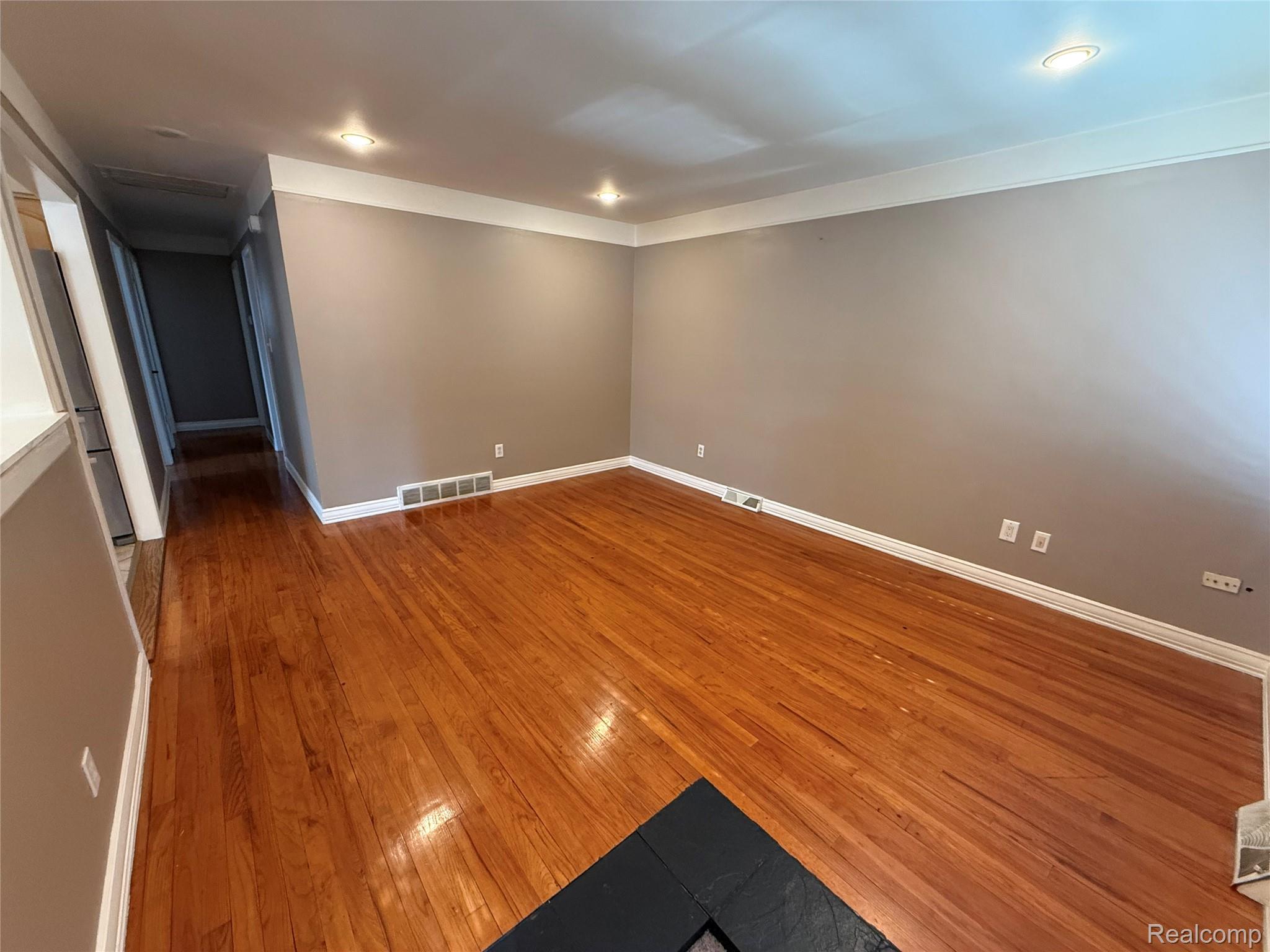 6484 Drexel Street