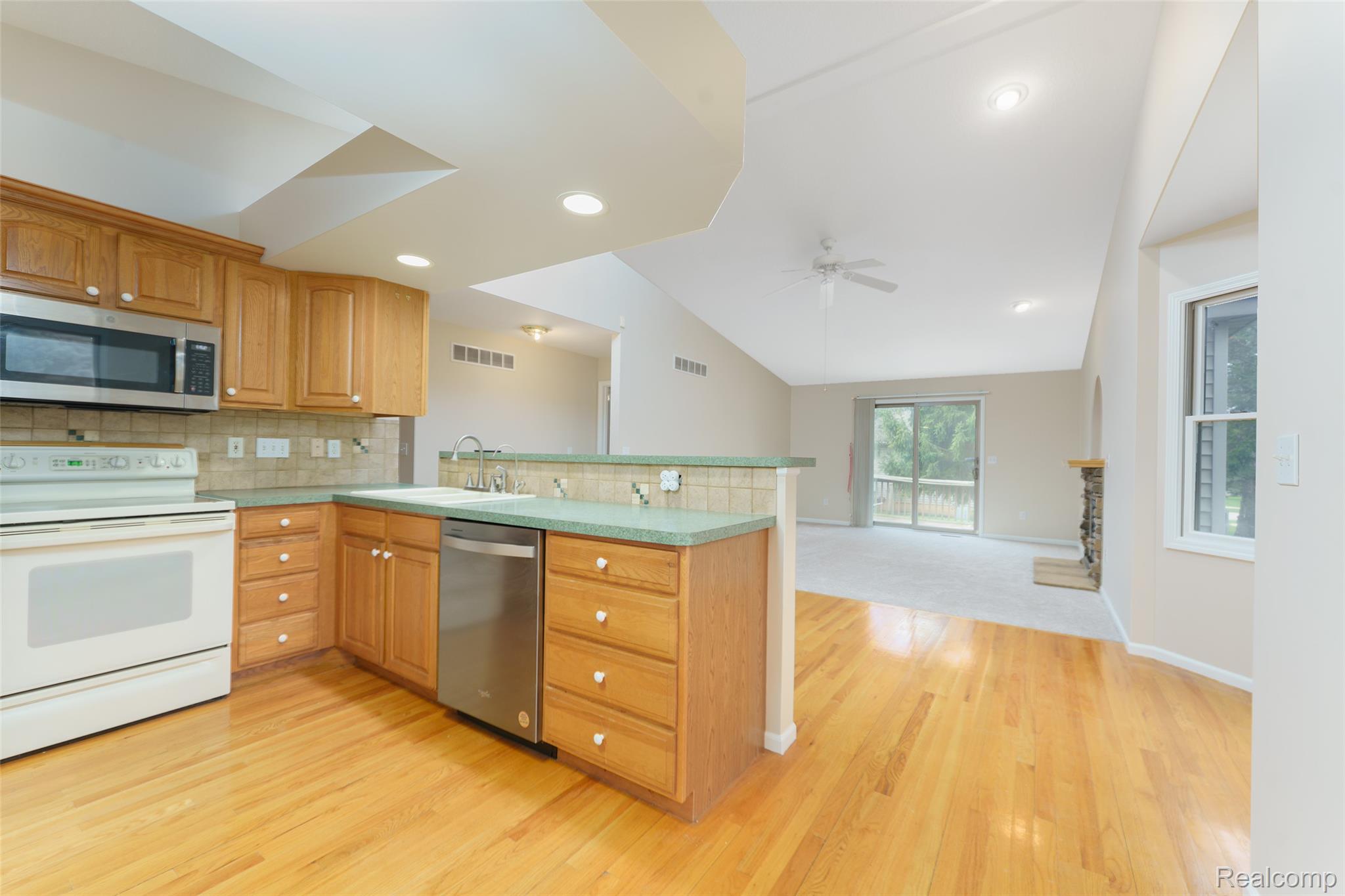 216 Canterbury Court