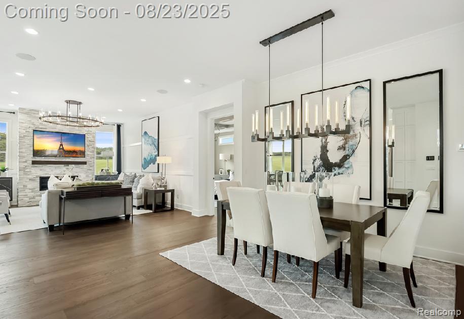 2941 Simi Way
