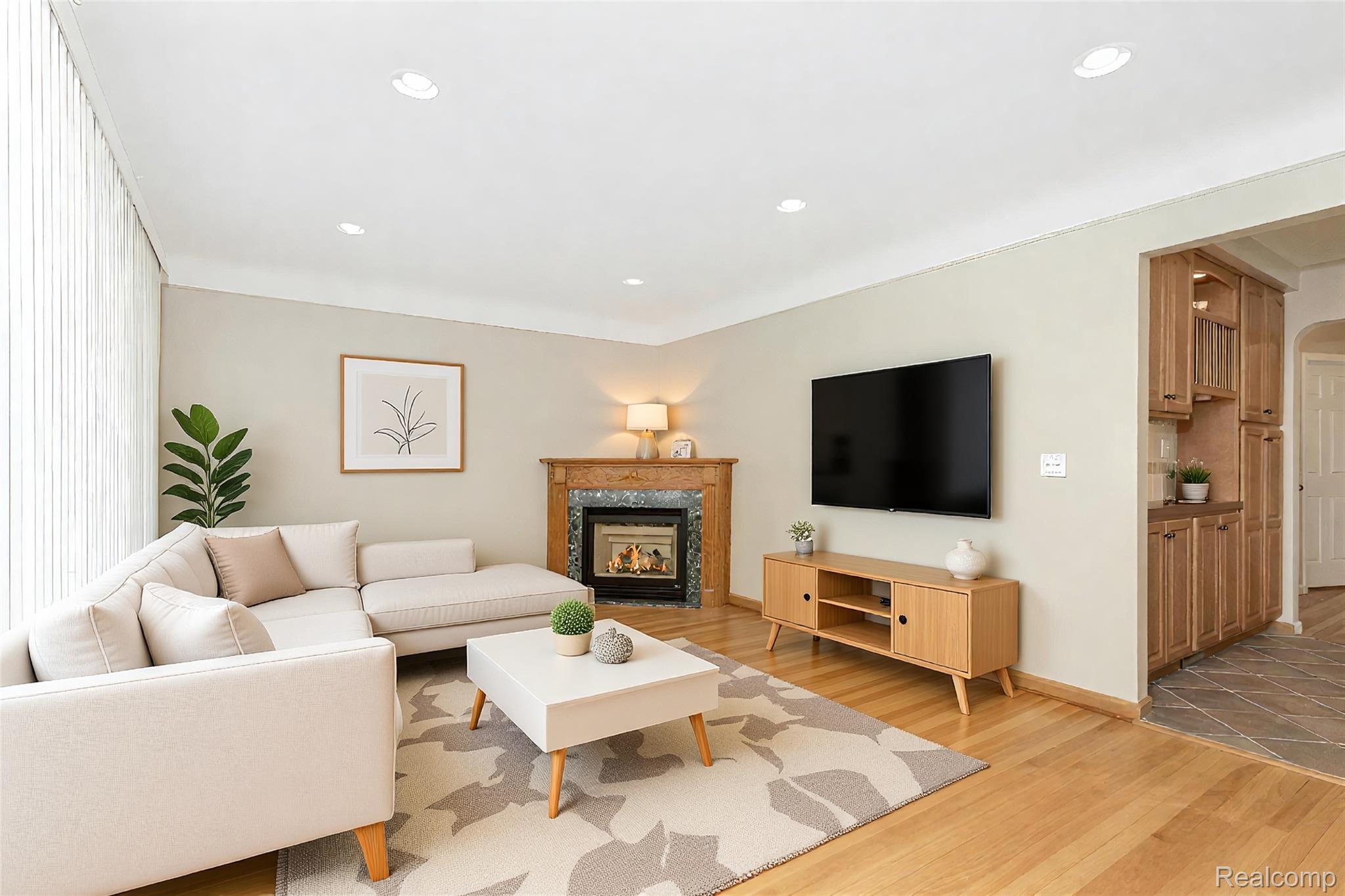 8422 Niver Avenue