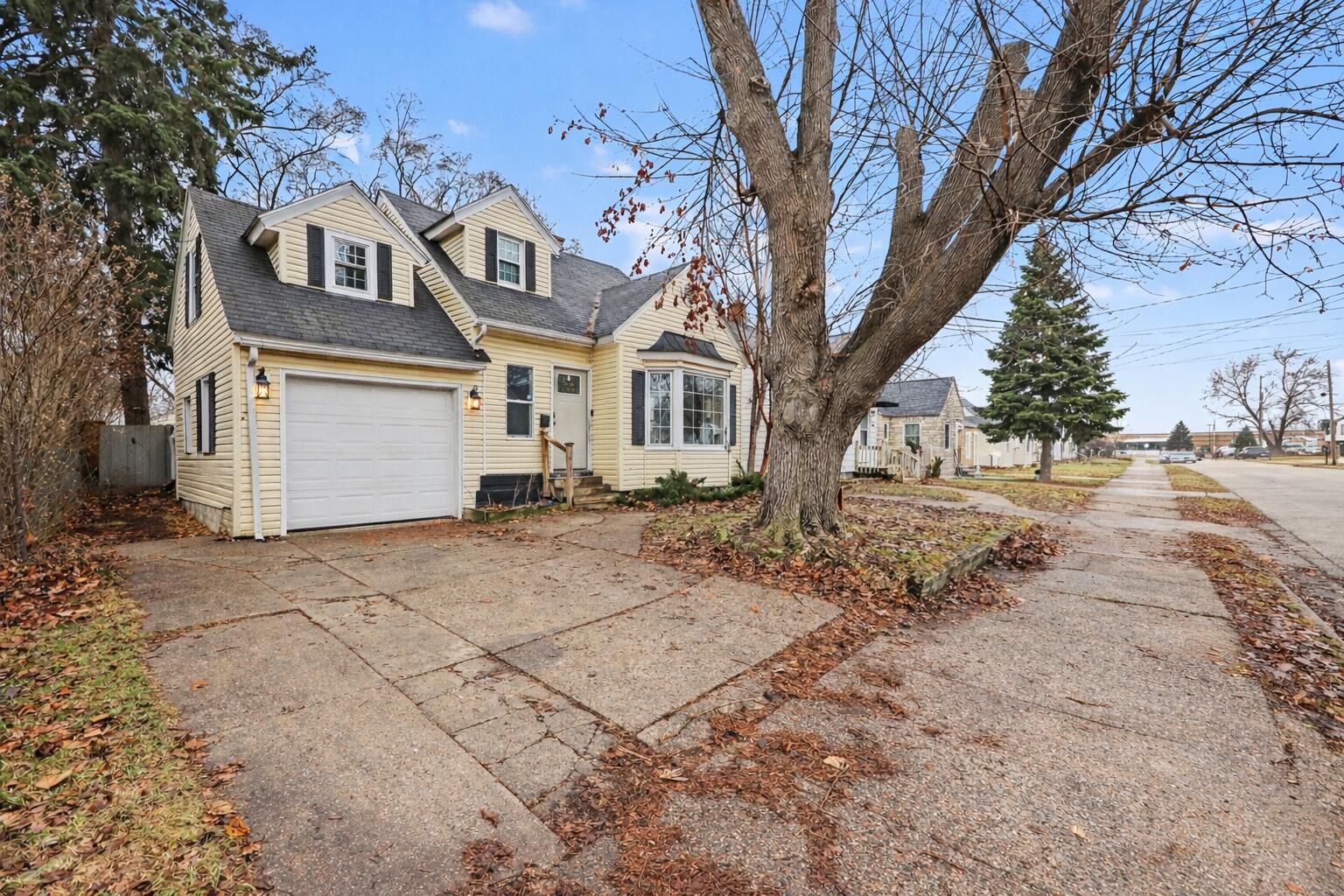 1945 Galewood Avenue SW