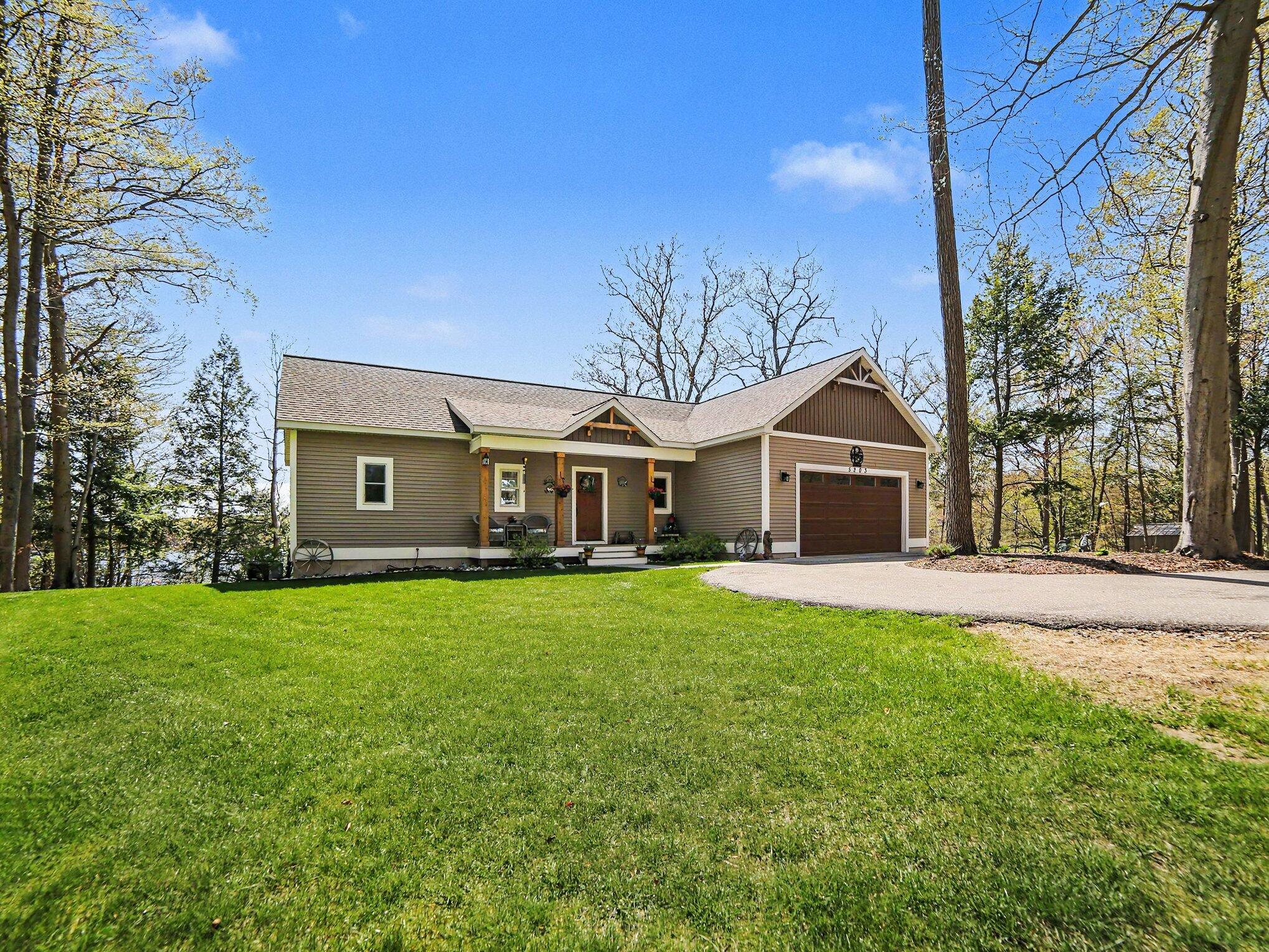 5203 W Bald Eagle Drive