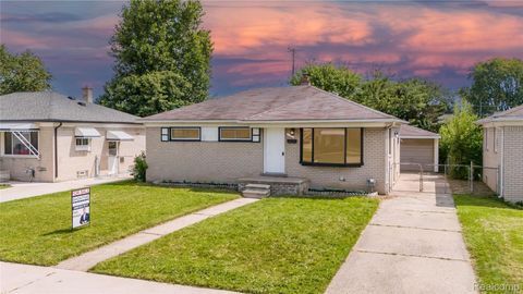 25184 Pattow Street Roseville City MI 48066