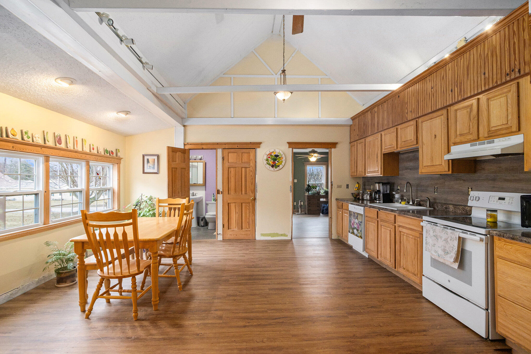 Union City Village, Michigan 49094, United States, 4 Bedrooms Bedrooms, ,2 BathroomsBathrooms,Residential,Active,186462