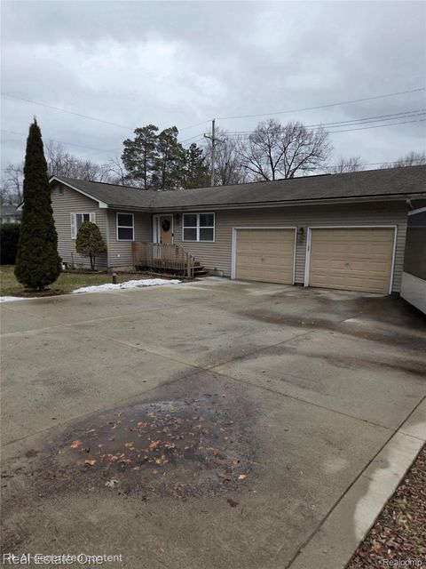 733 Luna Court Orion Charter Township MI 48362