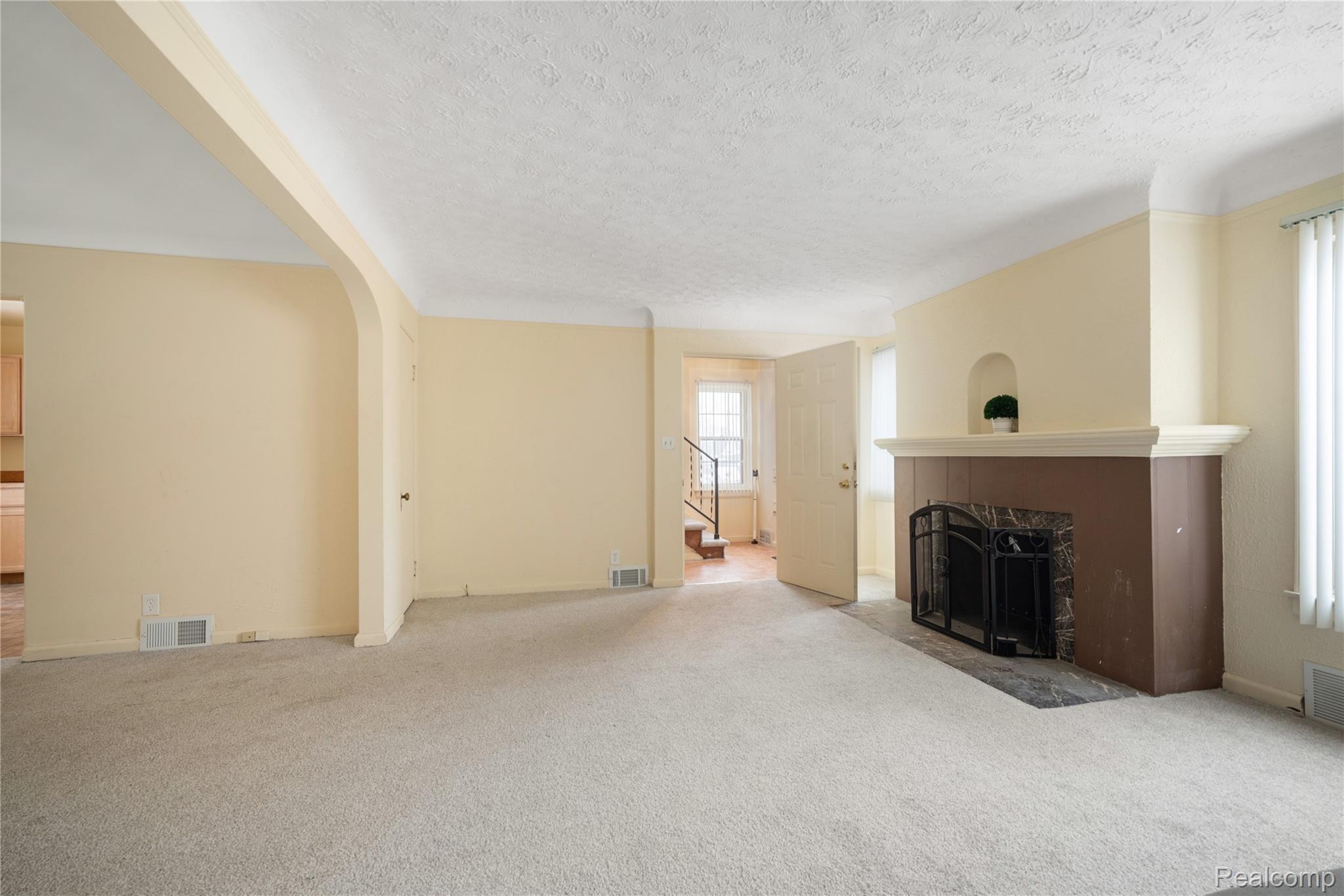 14960 Lindsay Street