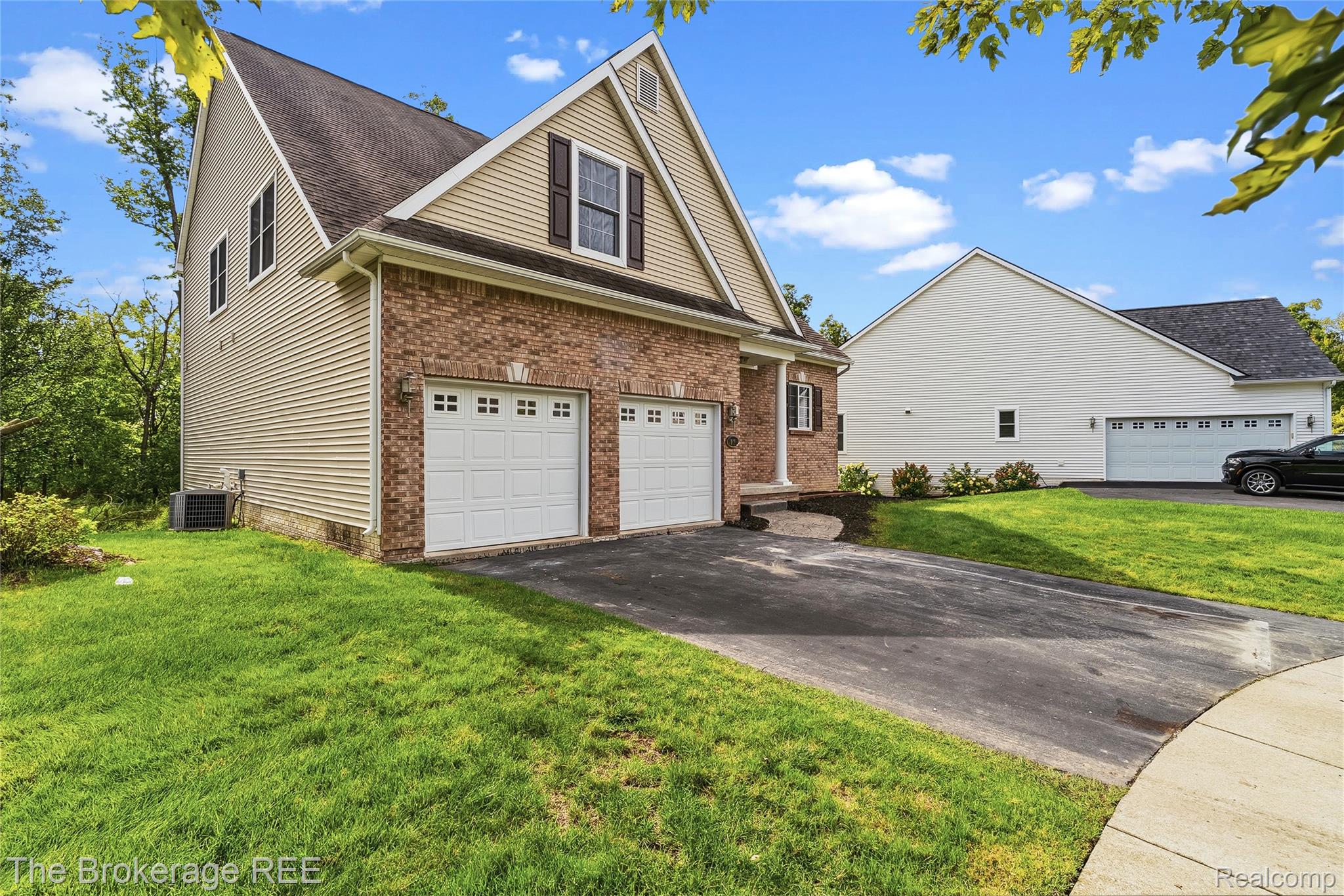 10199 Edgewood Drive