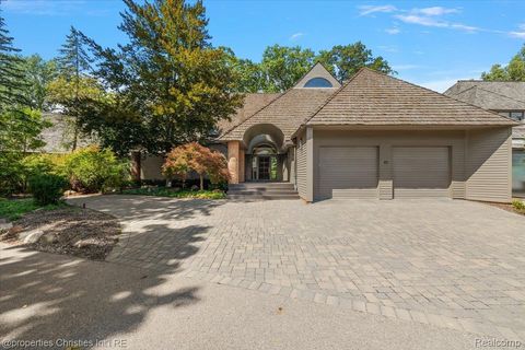 40 Scenic Oaks Drive N Bloomfield Hills City MI 48304