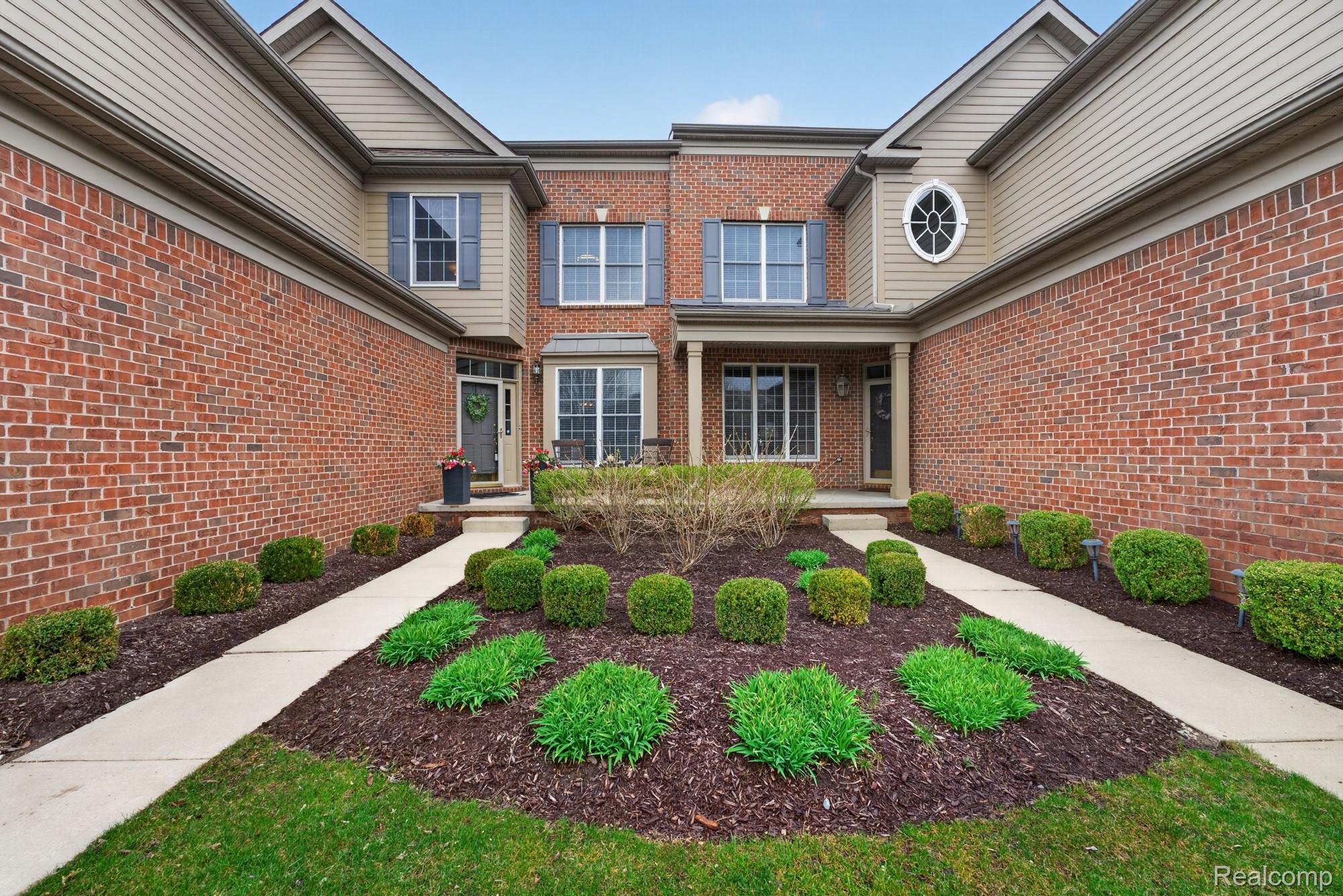 44872 Broadmoor Circle S