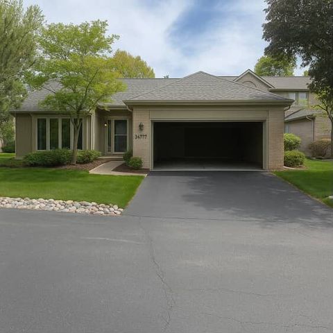 33779 VISTA Drive Farmington Hills City MI 48331