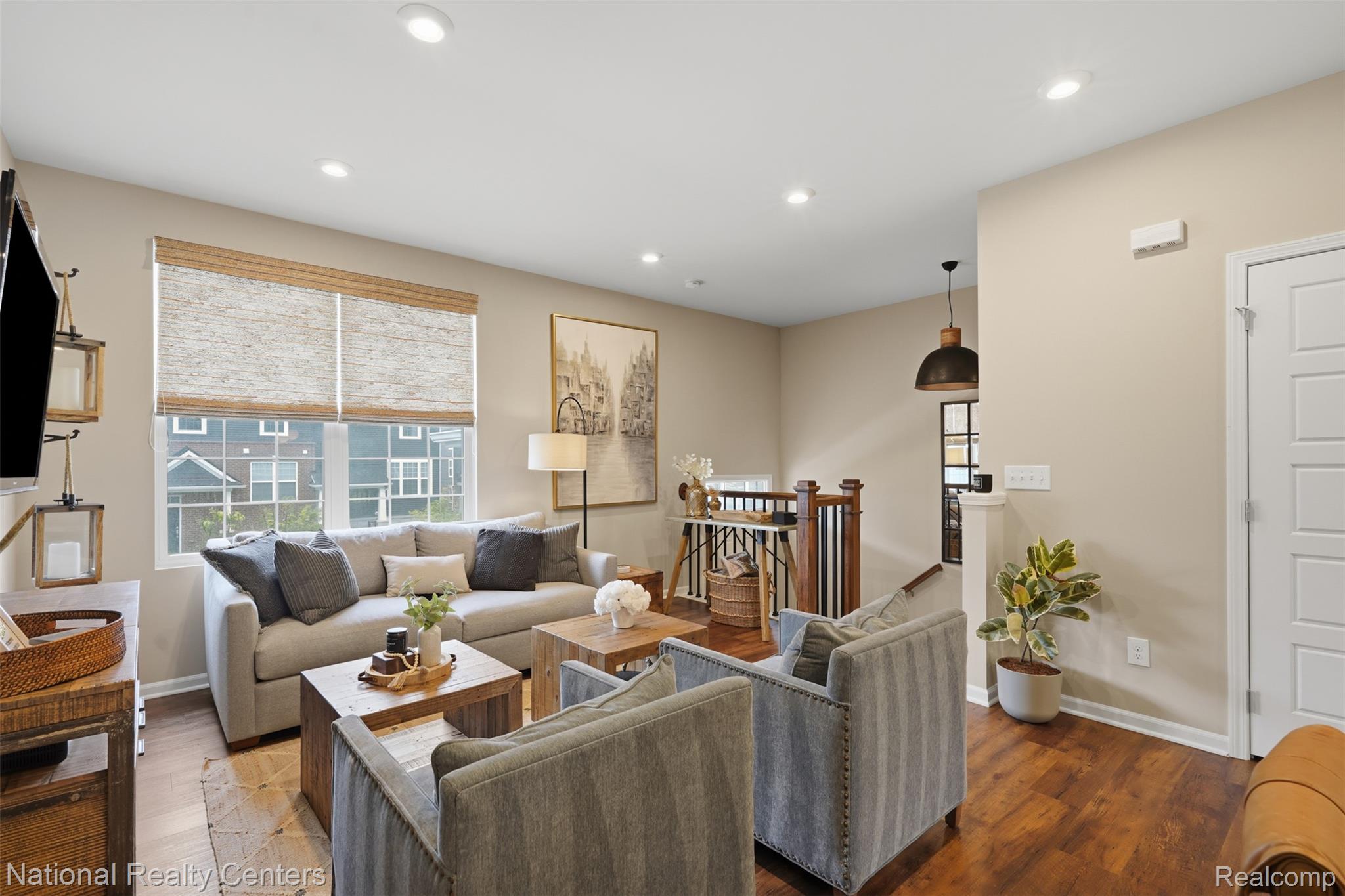 220 N Sydney Court
