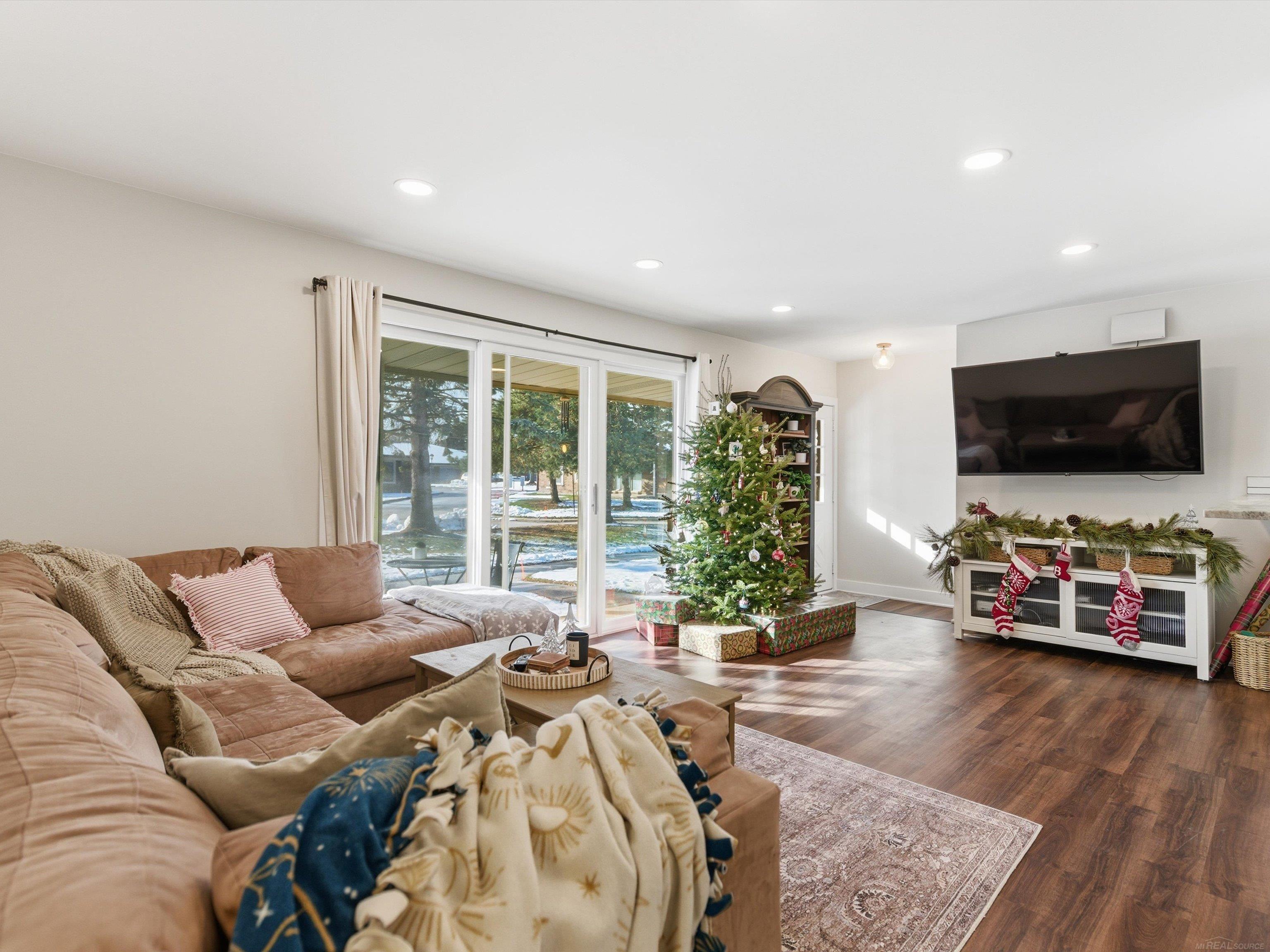 14925 Hartford Court