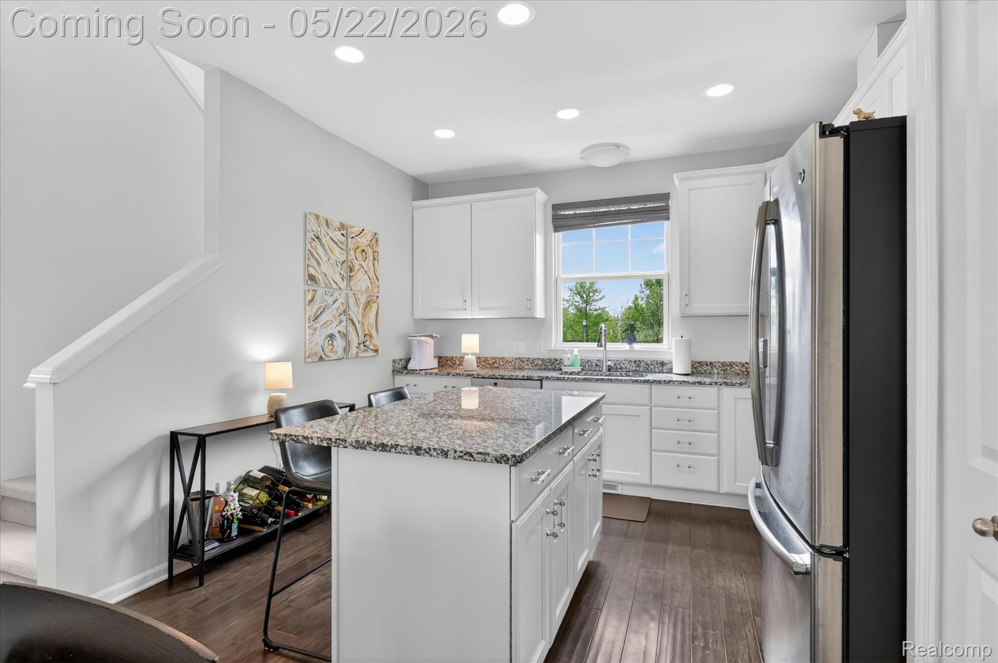 238 Center Boulevard
