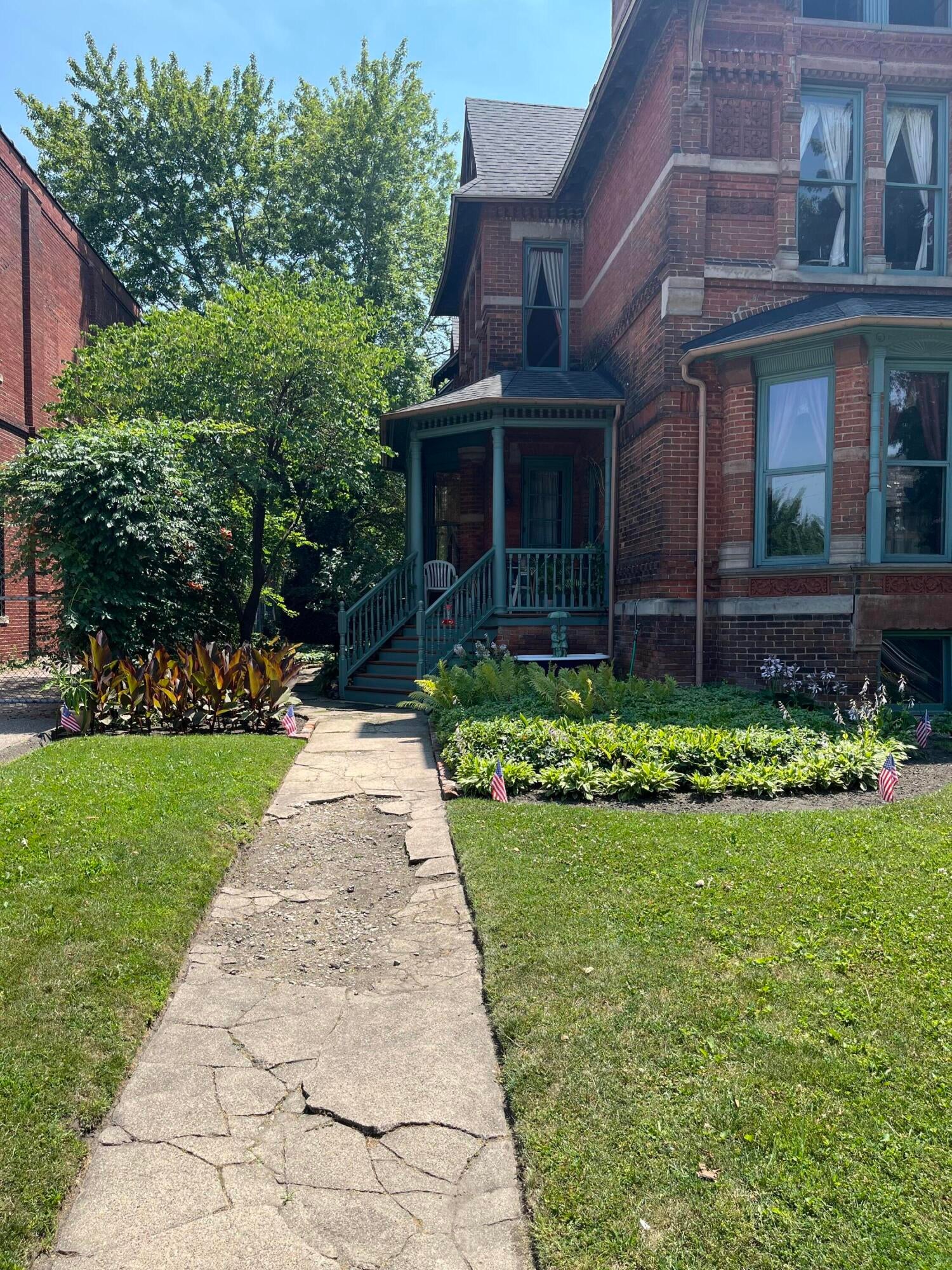 461 W Alexandrine Street