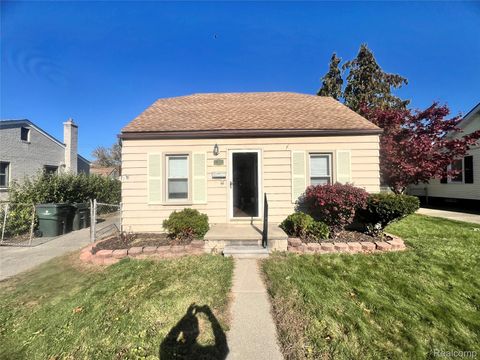 21905 Ridgeway Street St Clair Shores City MI 48080