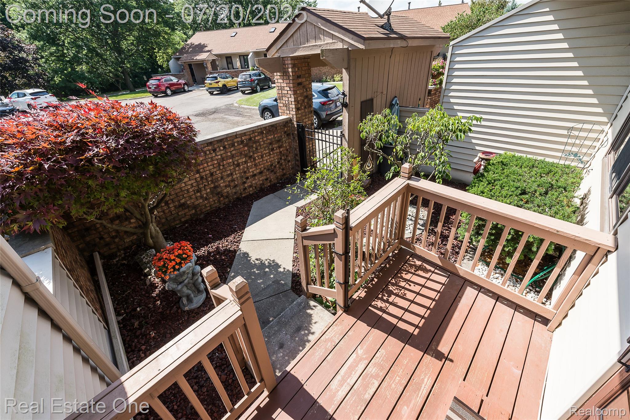 25104 HAMILTON Court 4