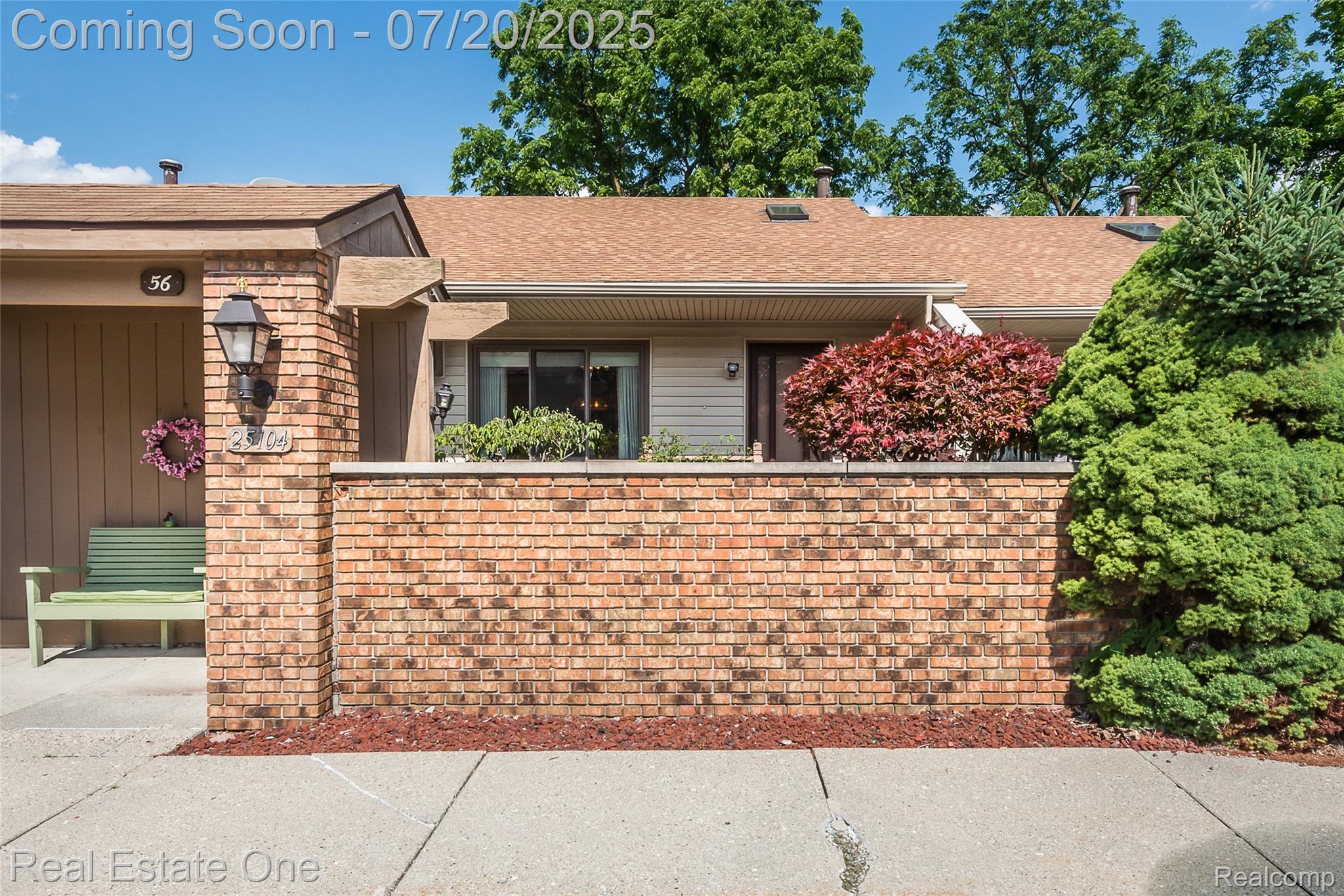 25104 HAMILTON Court 4