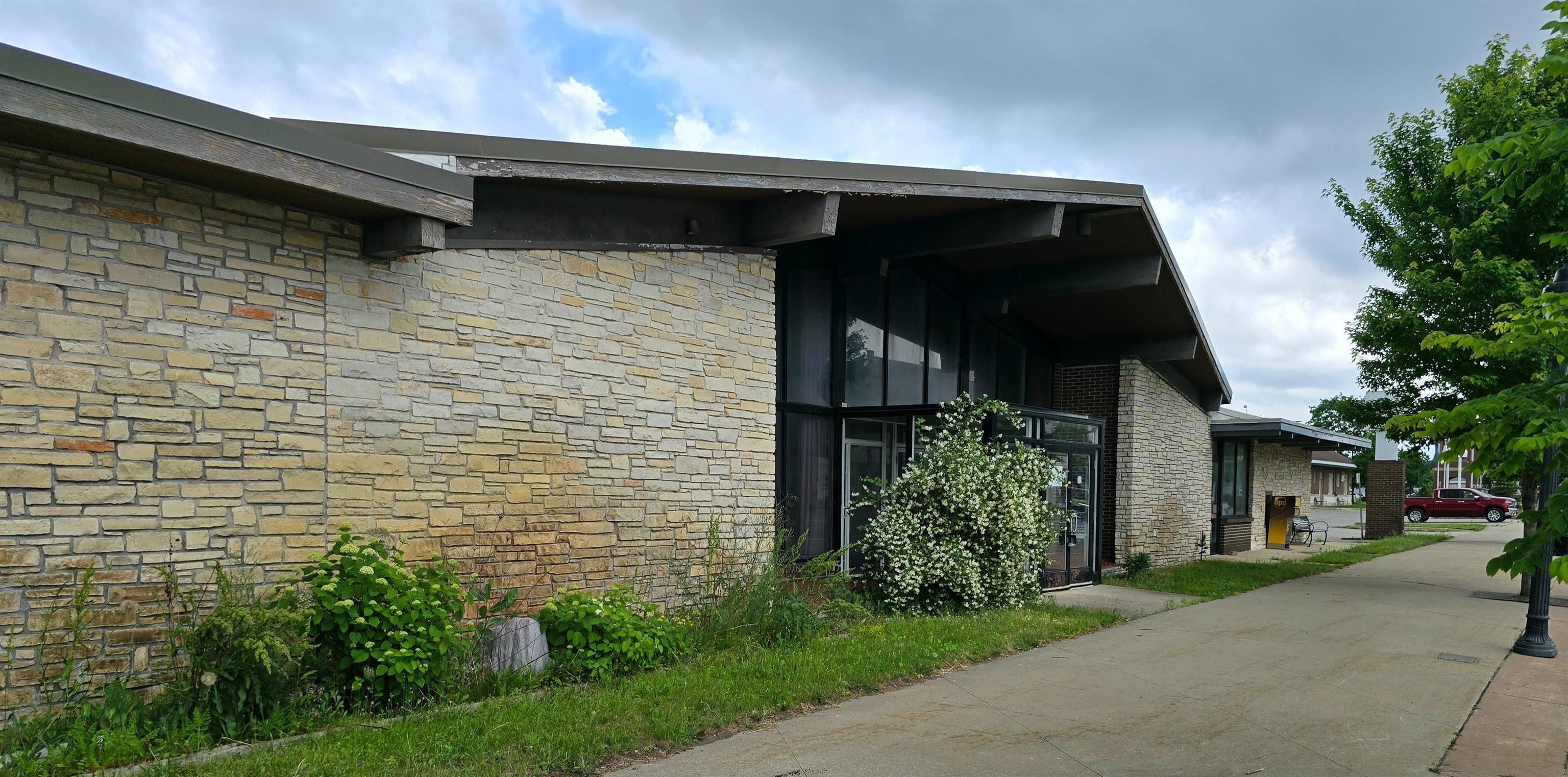 301 S Cedar Street