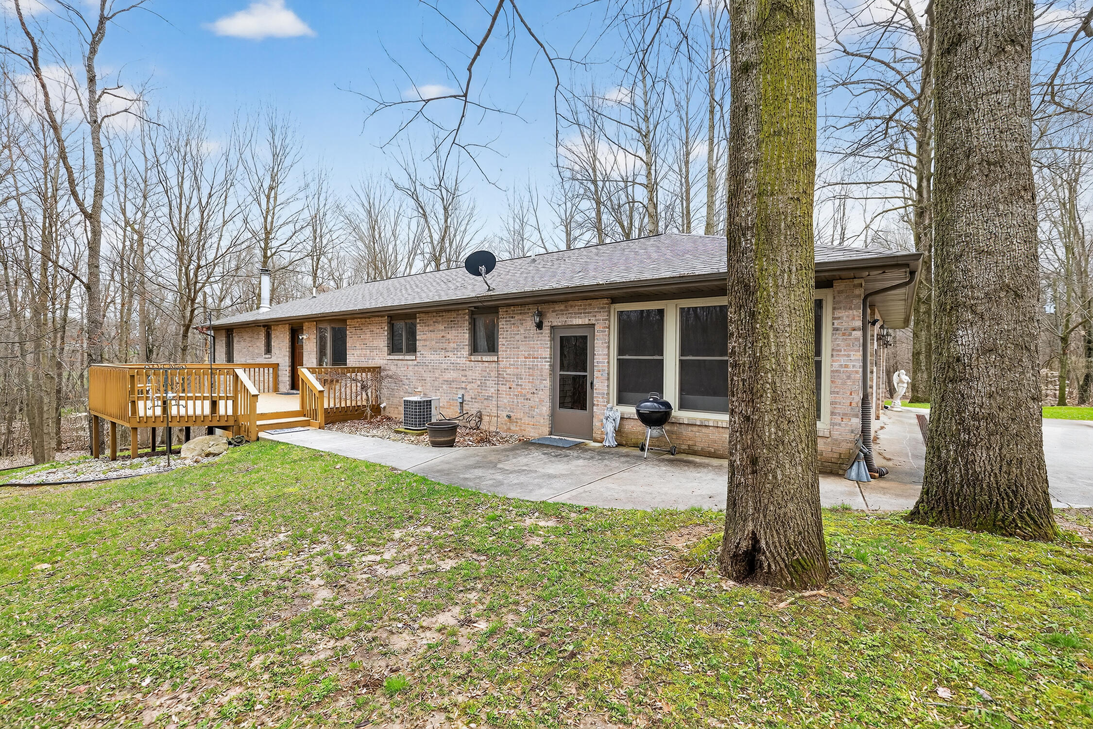 15740 Williamsville Street