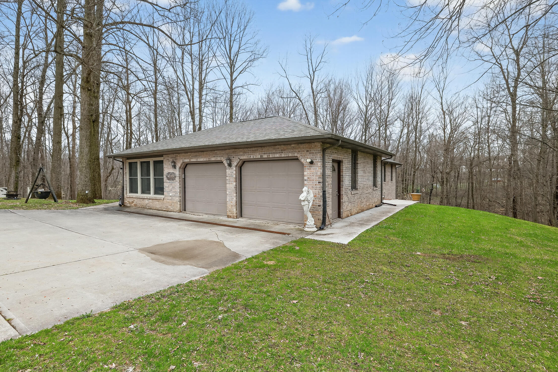 15740 Williamsville Street