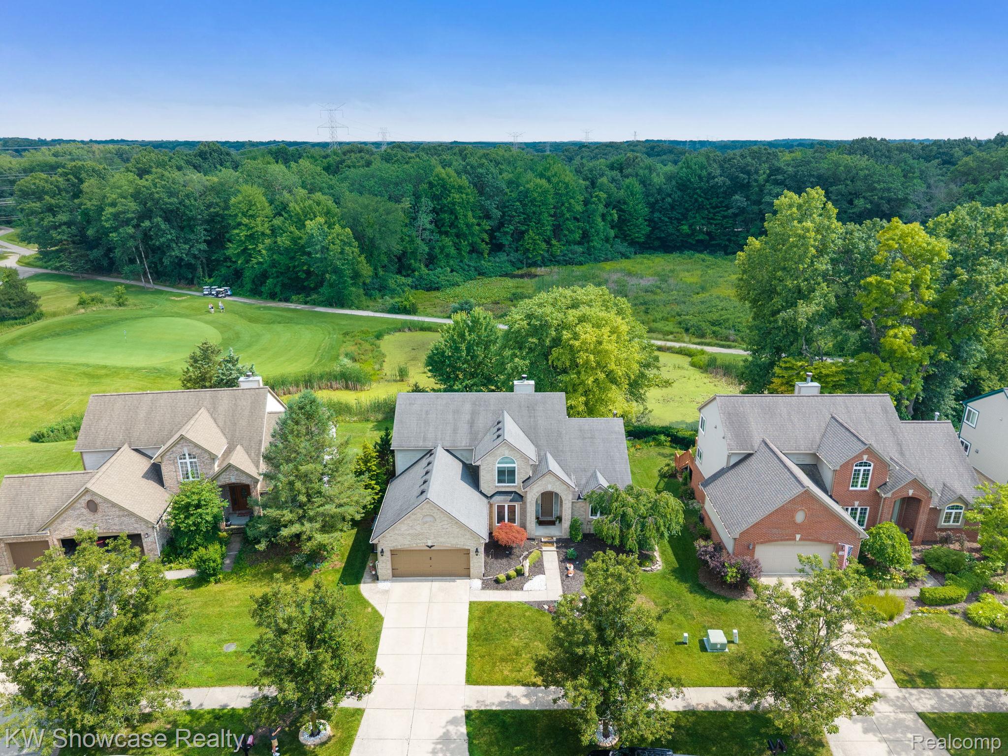 2424 IVY HILL Drive